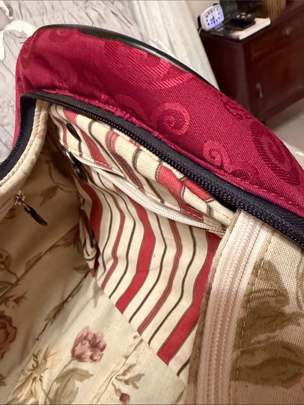 Brighton Red and Black Rolling DuffleTravel Tote Luggage Weekender - Picture 5 of 12